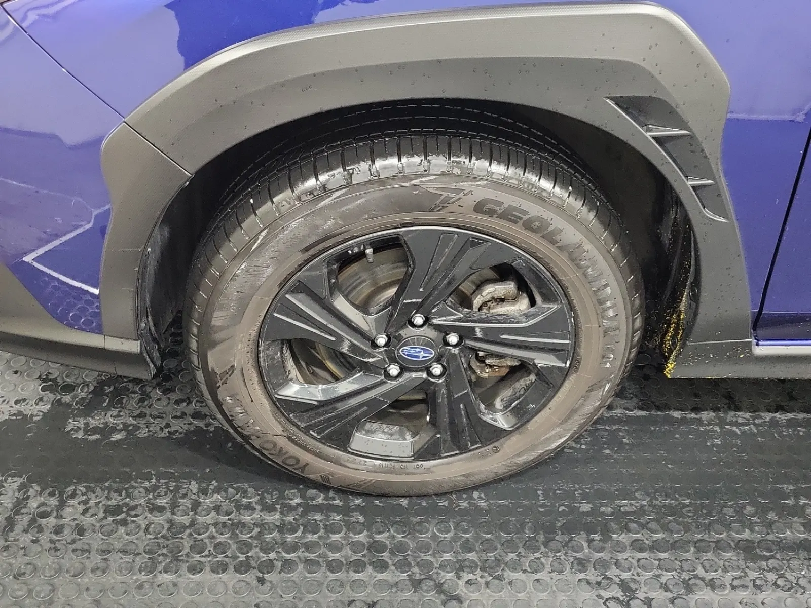 Front driver wheel/tire photo
