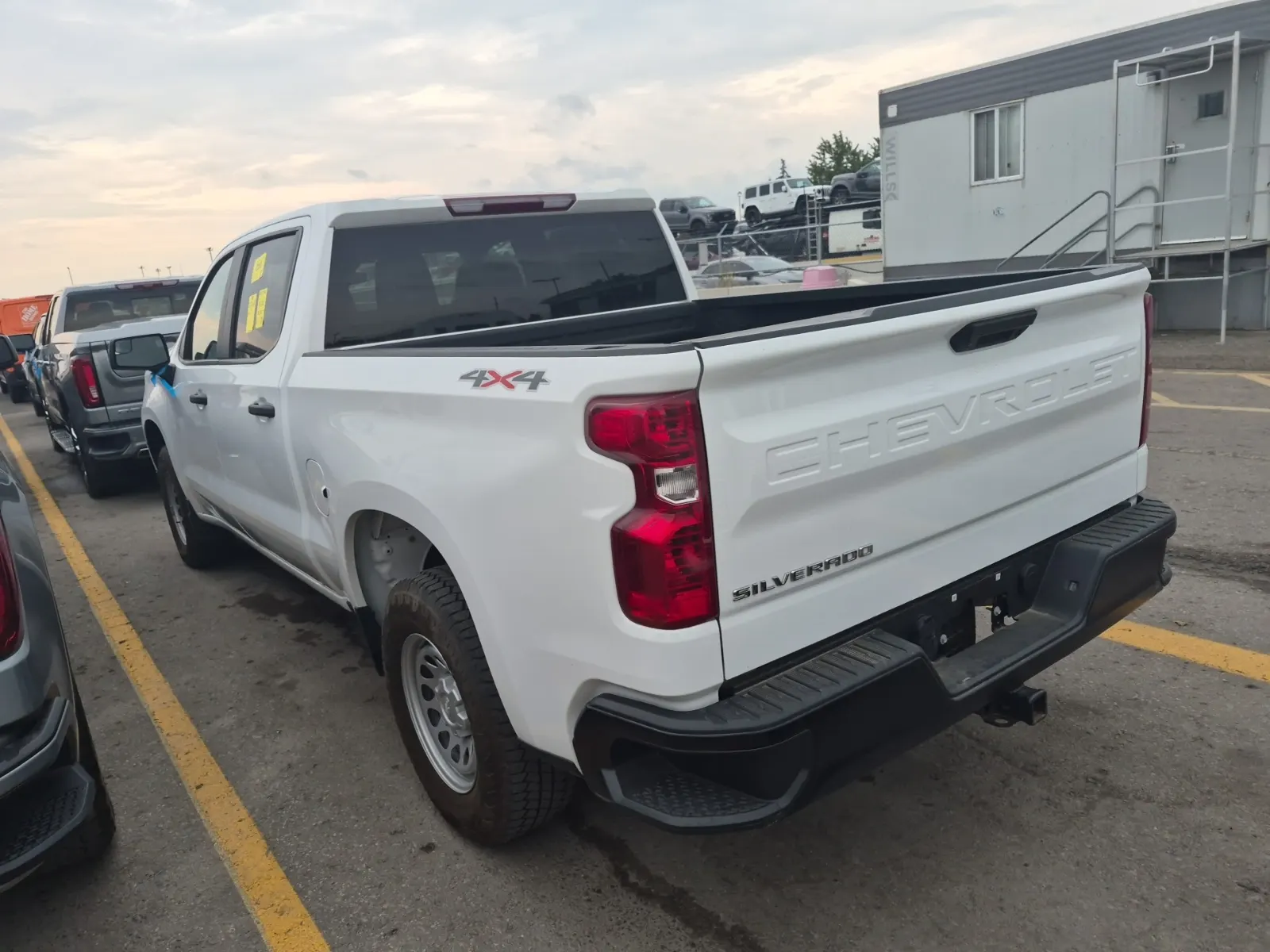 Driver Rear 3/4 Photo