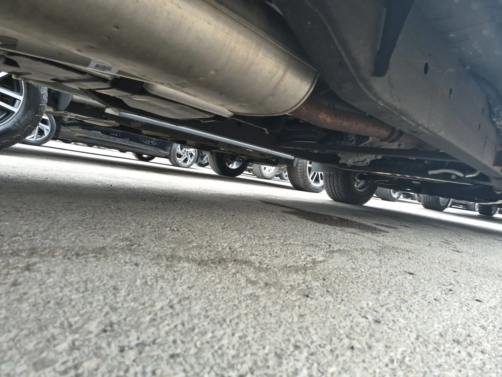Undercarriage - Passenger Photo