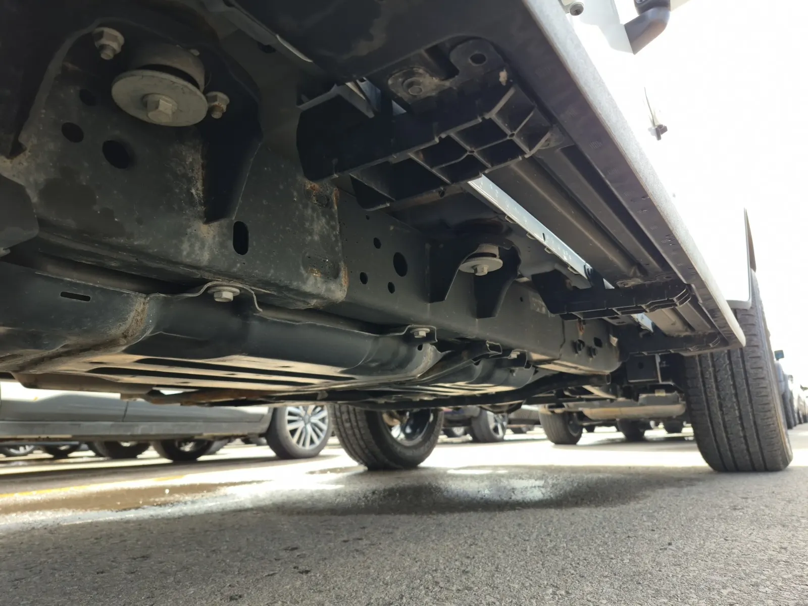Undercarriage - Passenger Photo