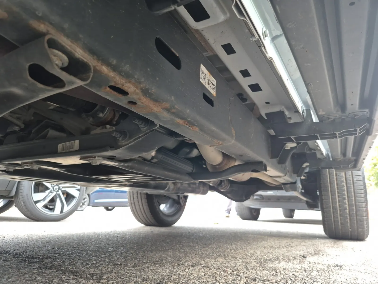 Undercarriage - Driver Photo