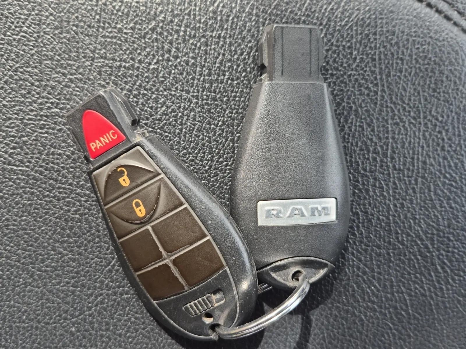 Keys/Fobs/Manual Photo