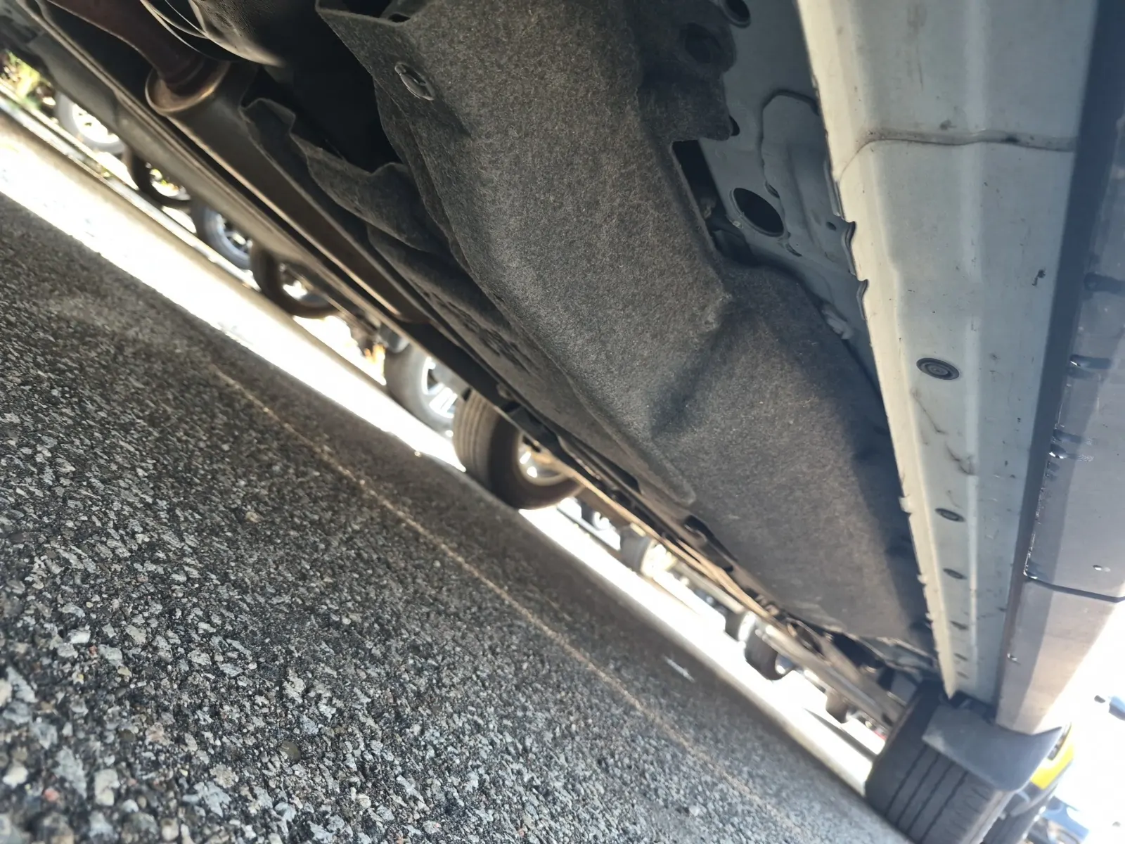 Undercarriage - Passenger Photo
