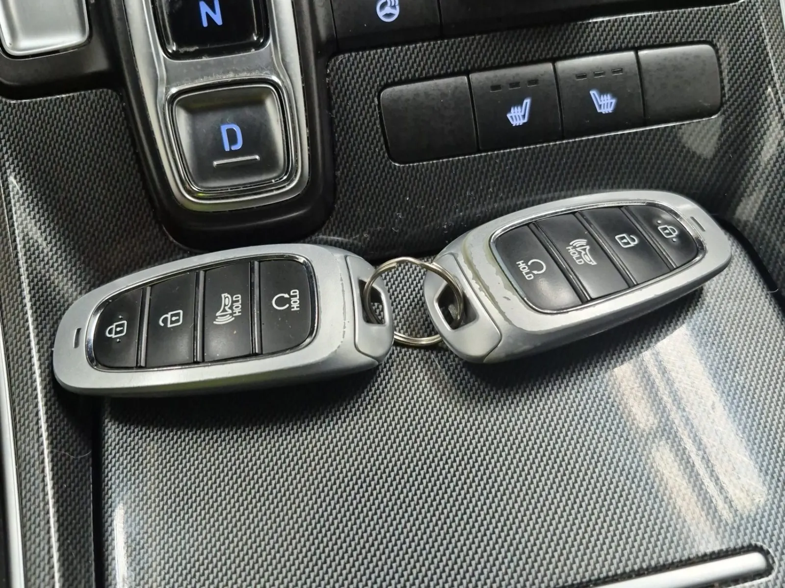 Keys/Fobs/Manual Photo