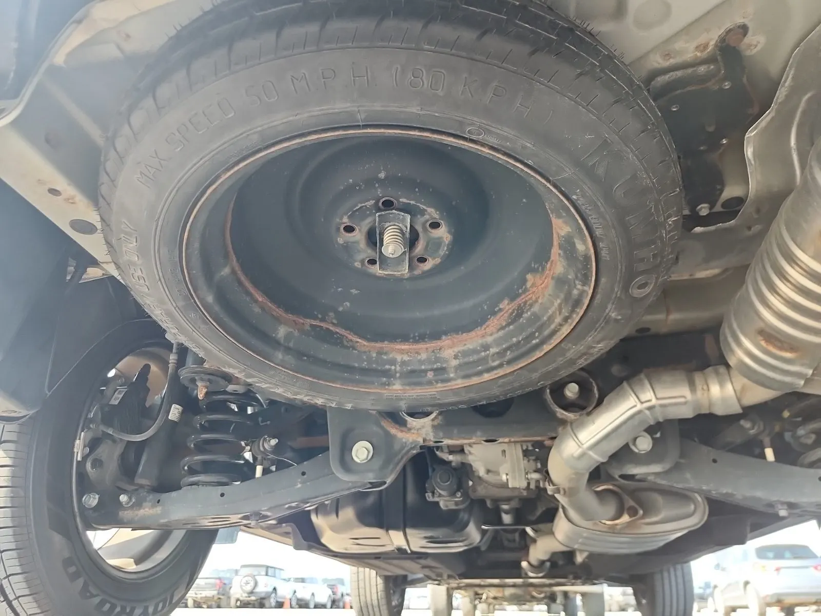 Undercarriage - Rear Photo