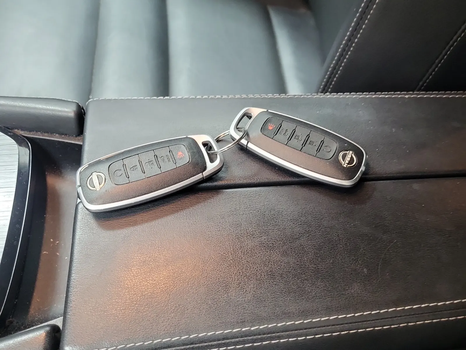 Keys/Fobs/Manual Photo