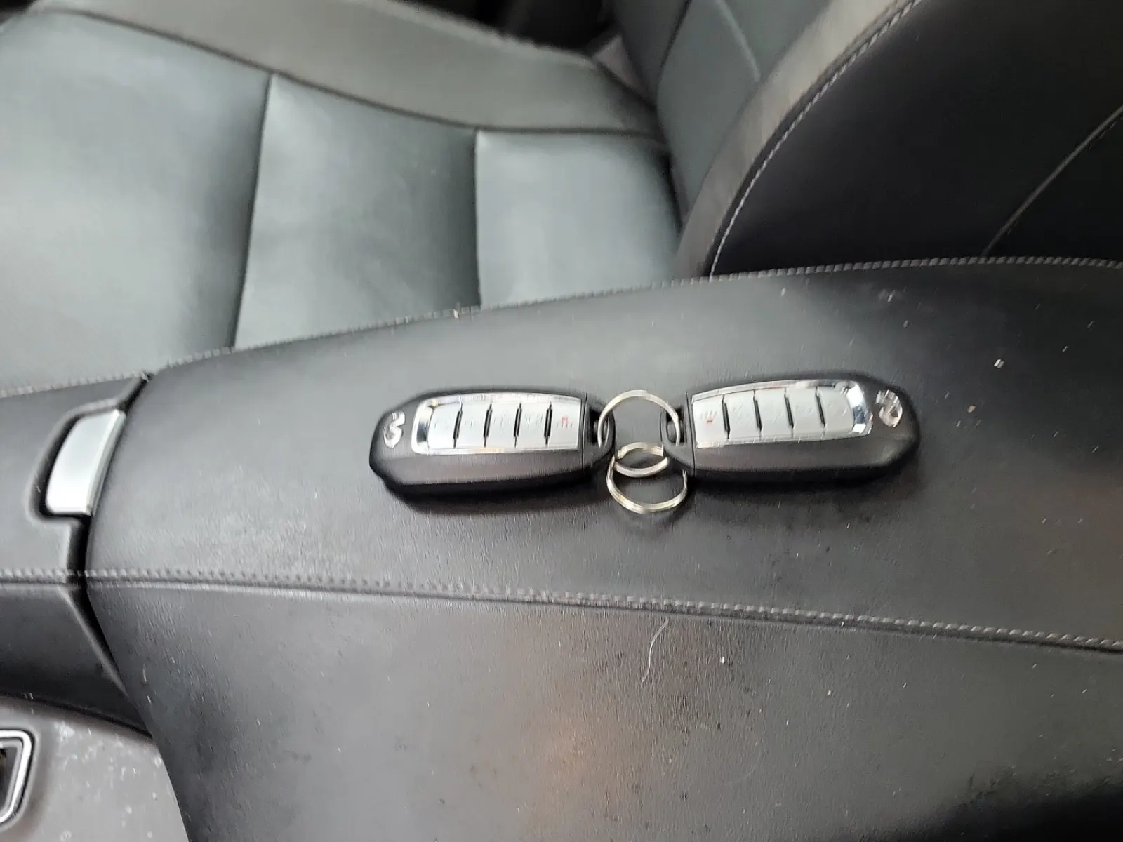 Keys/Fobs/Manual Photo
