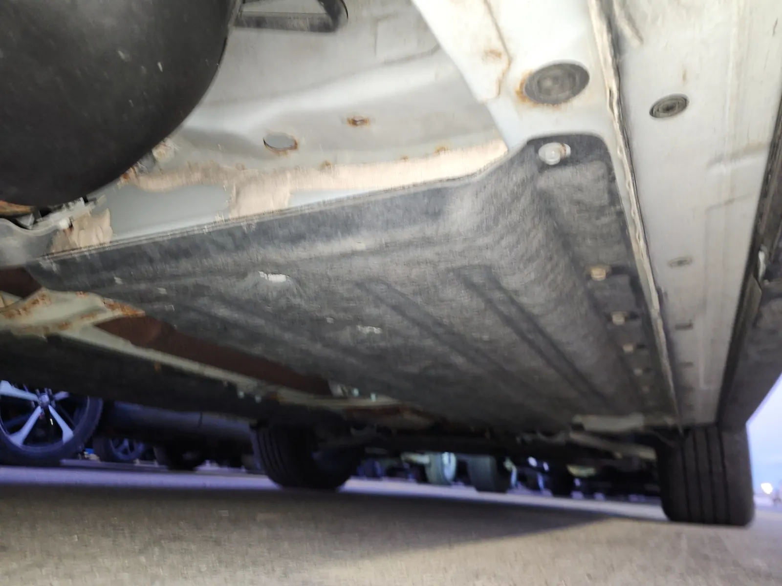 Undercarriage - Passenger Photo