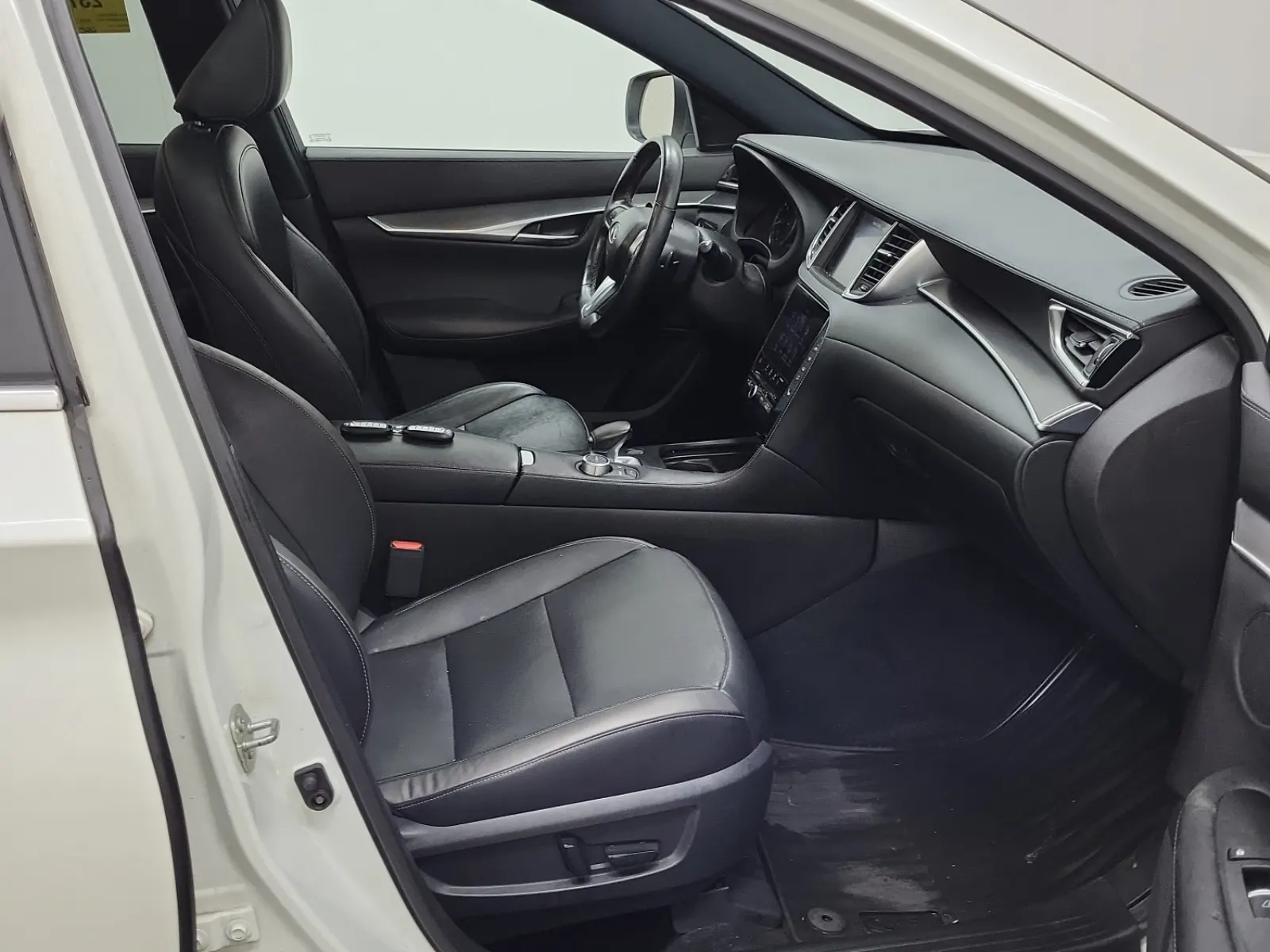 Right Side Interior Photo