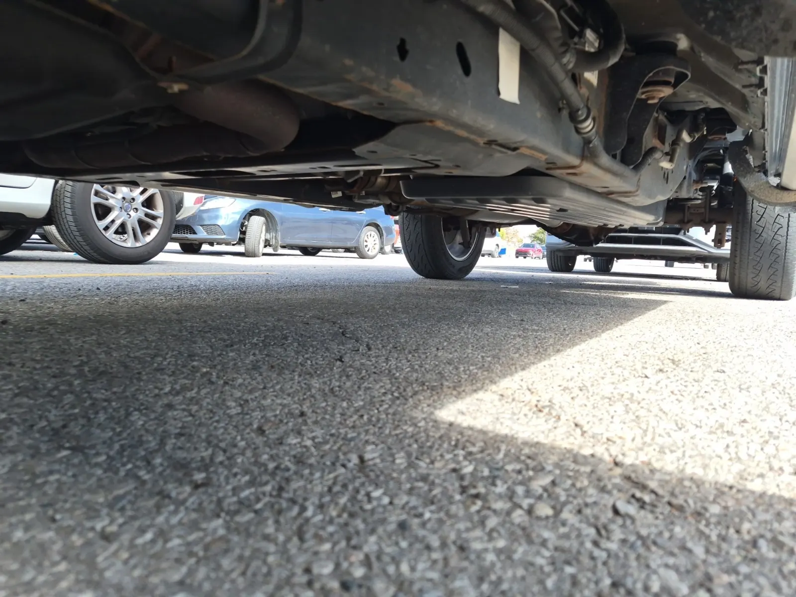 Undercarriage - Driver Photo