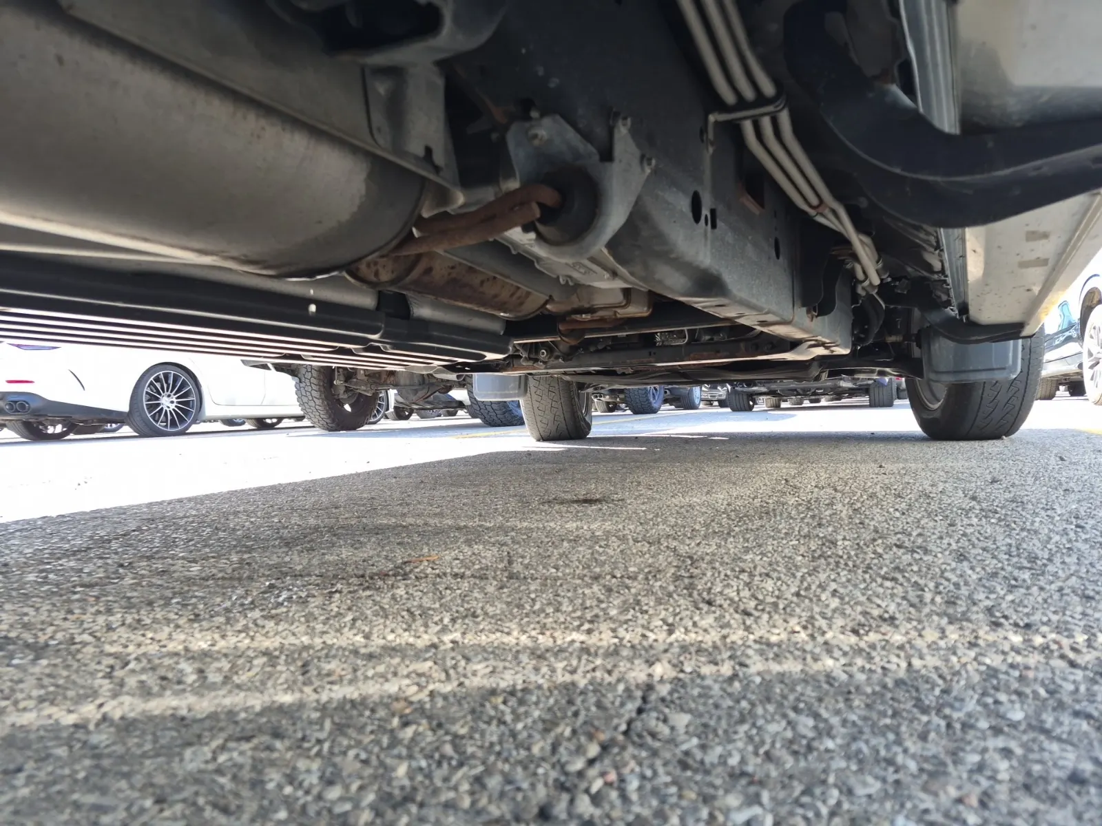 Undercarriage - Passenger Photo