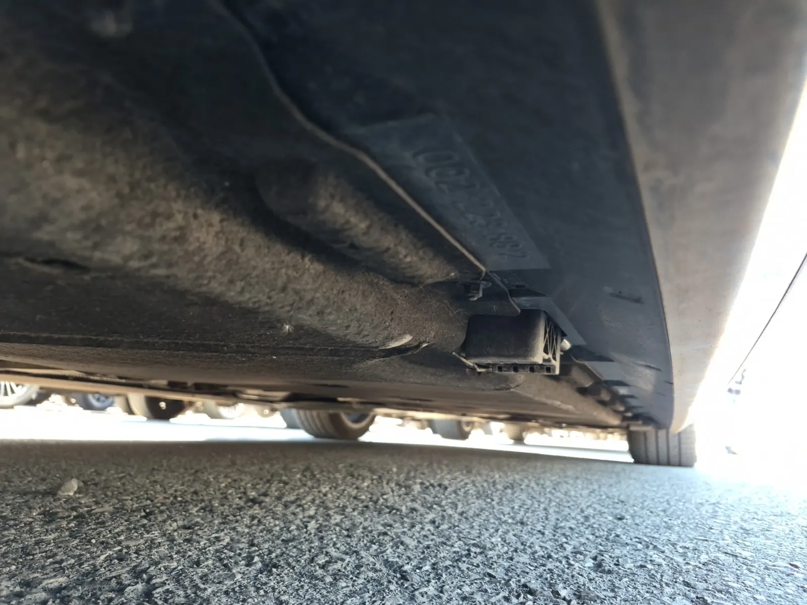 Undercarriage - Passenger Photo