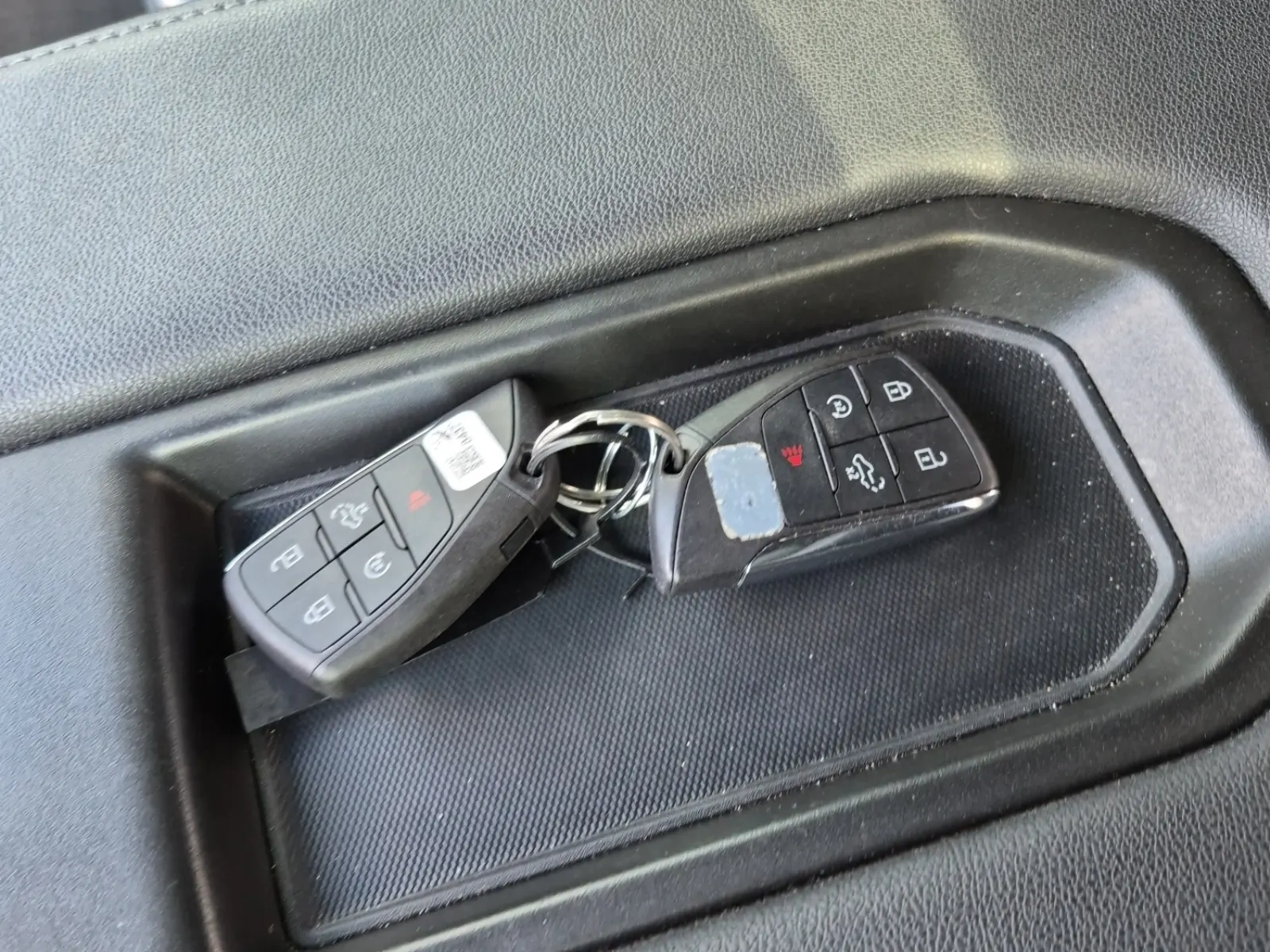 Keys/Fobs/Manual Photo