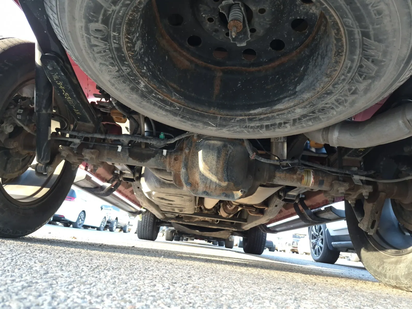 Undercarriage - Rear Photo