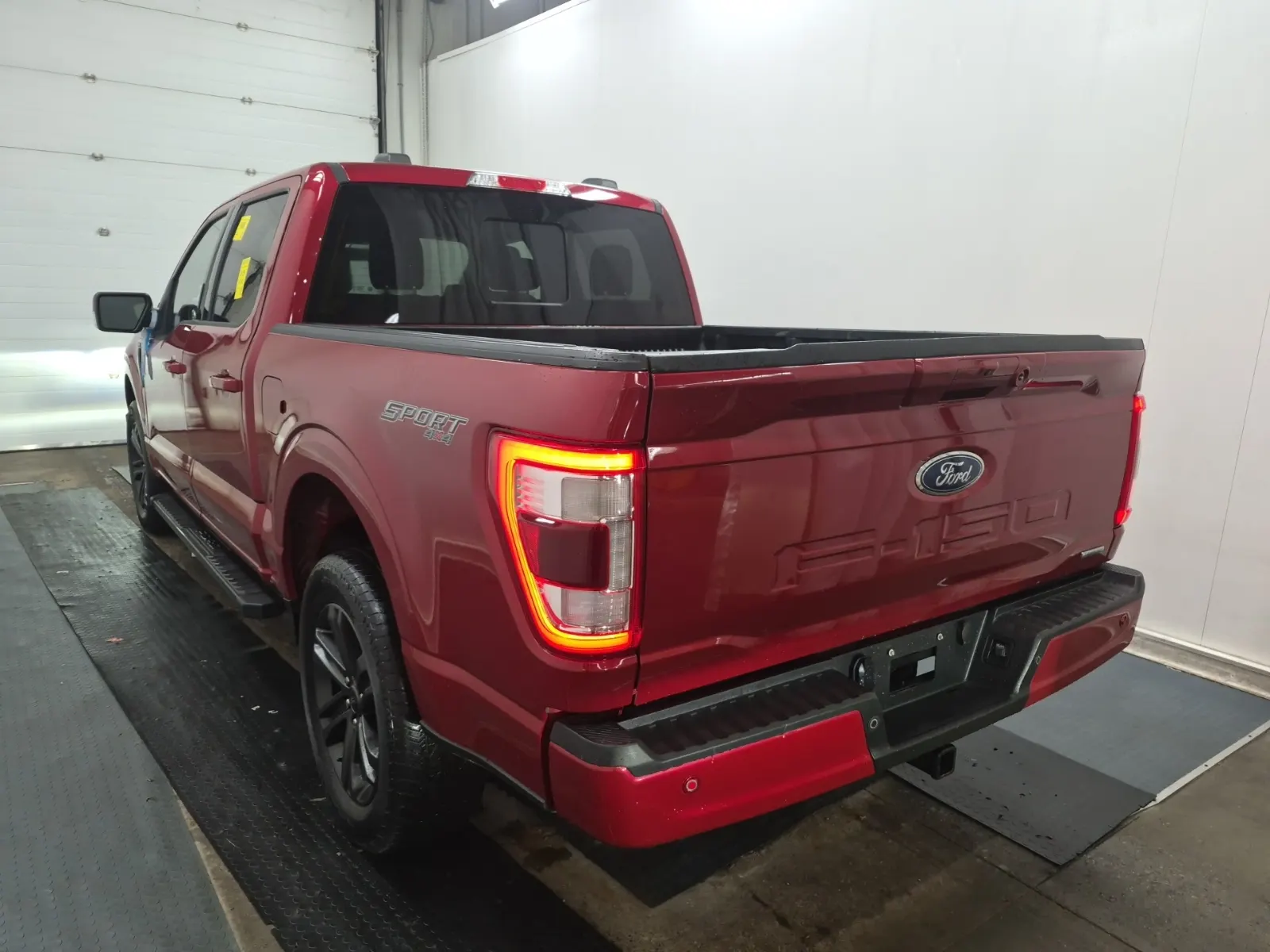 Driver Rear 3/4 Photo