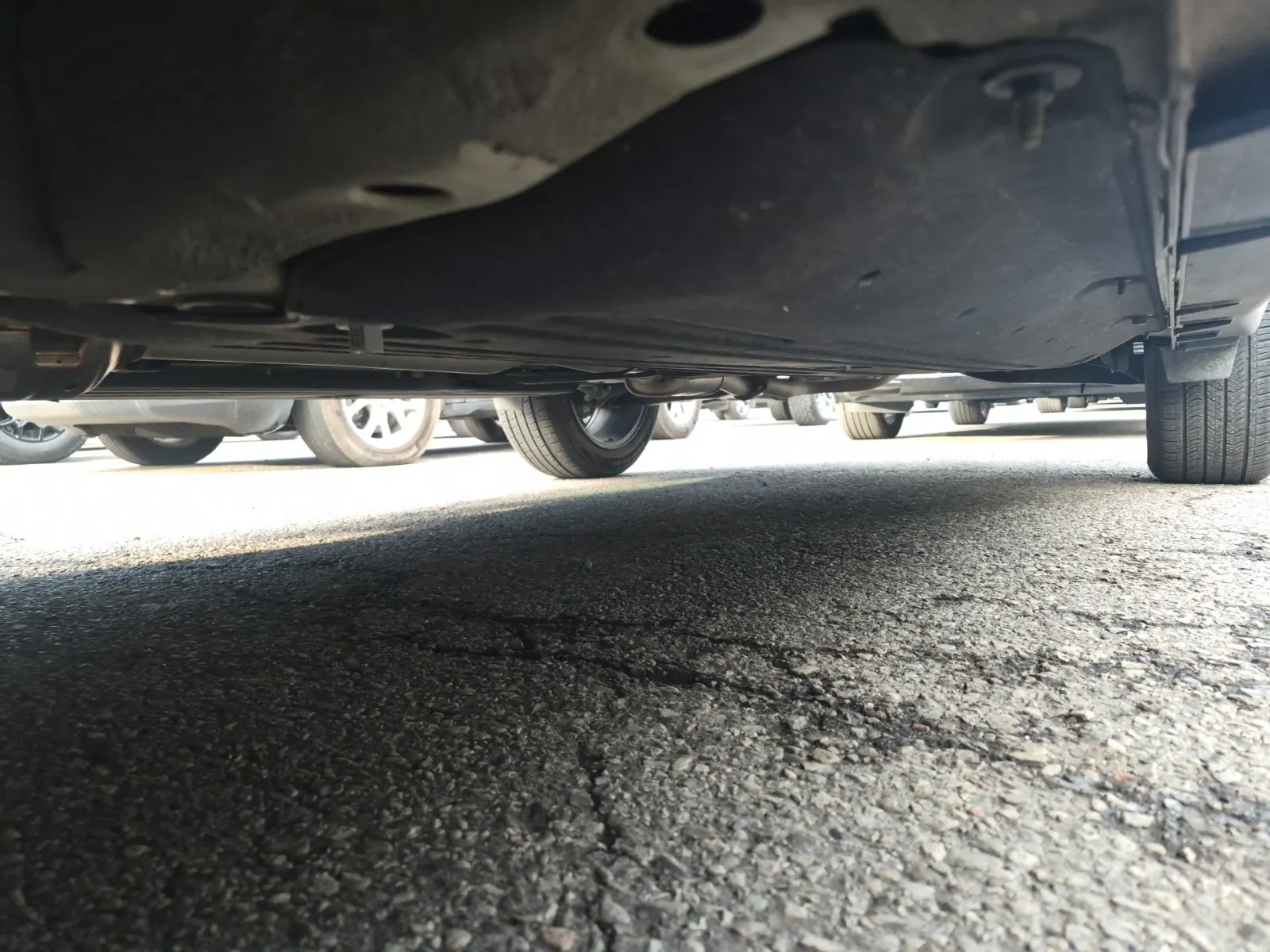 Undercarriage - Driver Photo