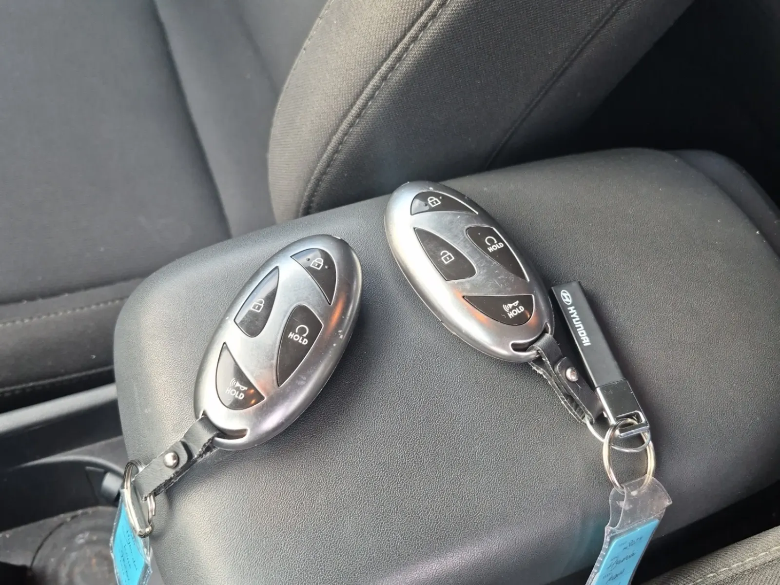 Keys/Fobs/Manual Photo