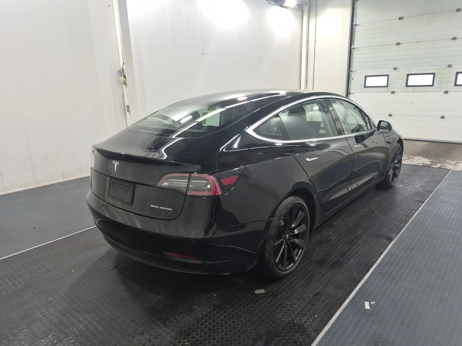 Passenger Rear 3/4 Photo