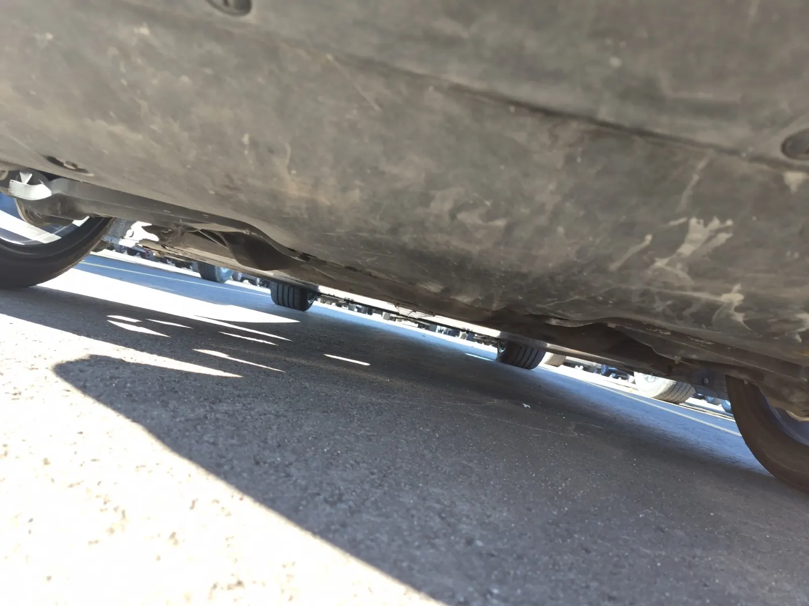 Undercarriage - Rear Photo