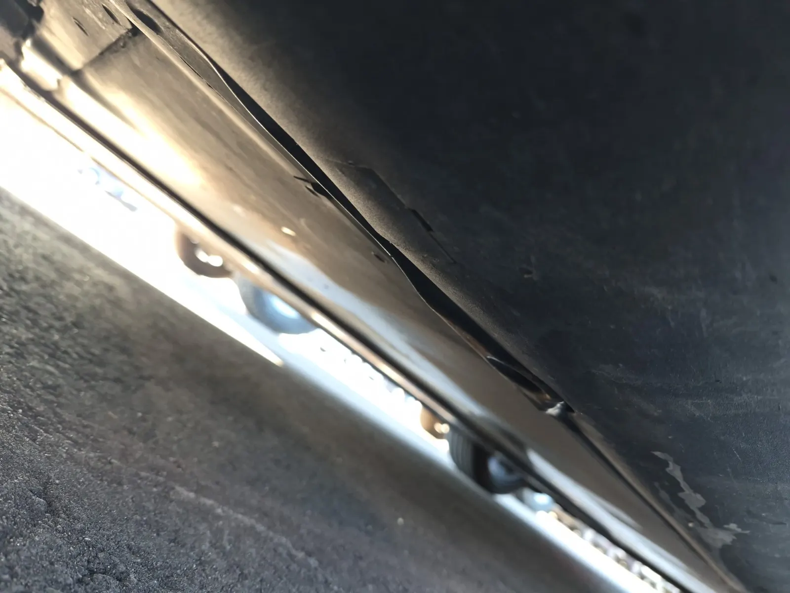 Undercarriage - Passenger Photo
