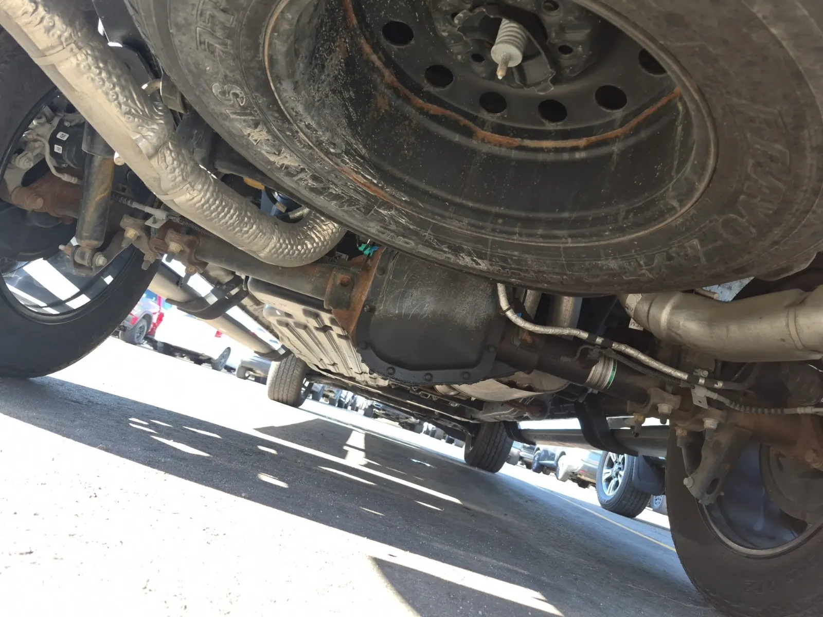 Undercarriage - Rear Photo