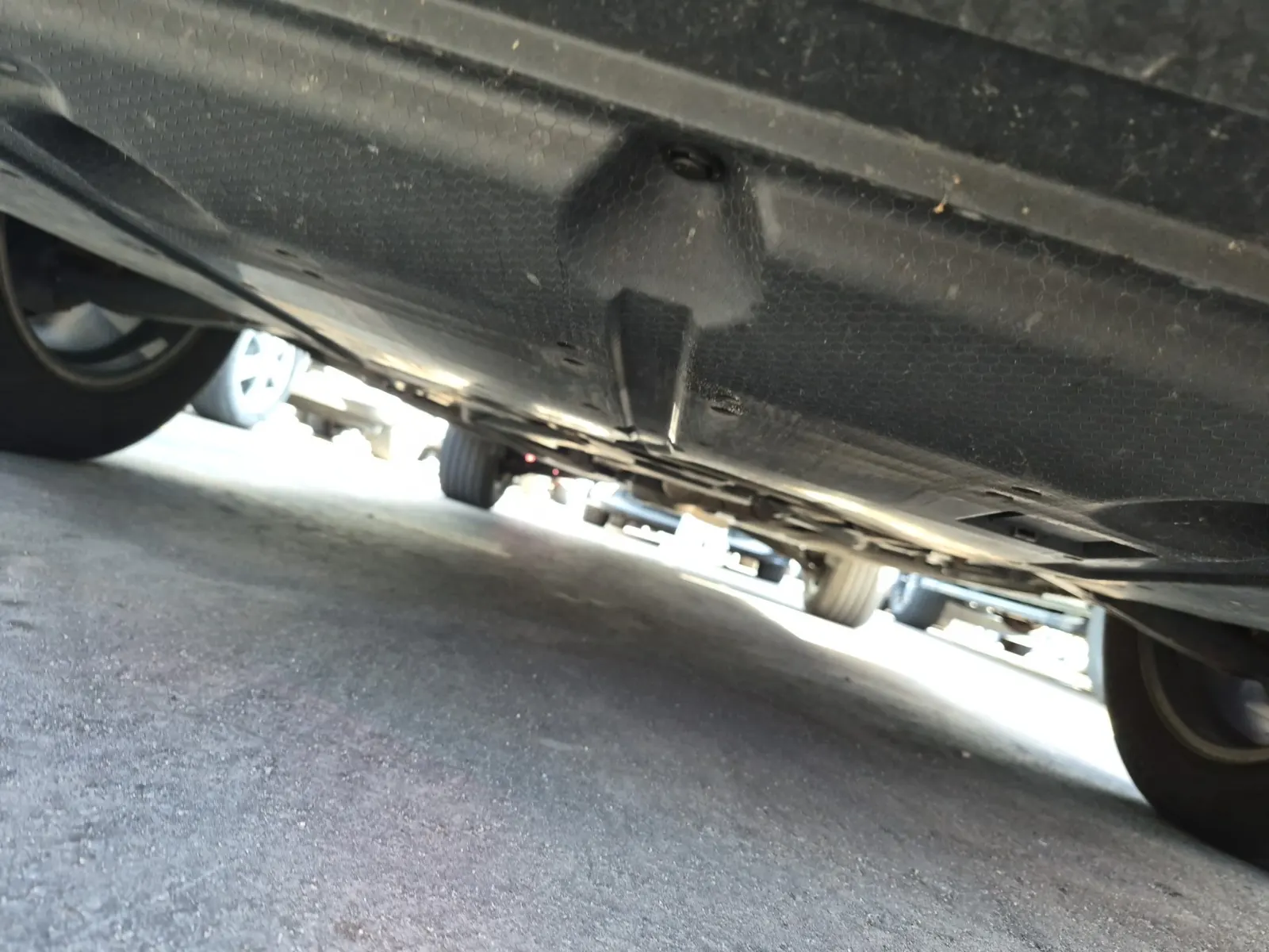 Undercarriage - Front Photo