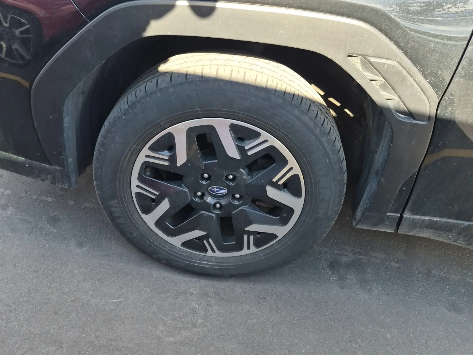 Front driver wheel/tire photo