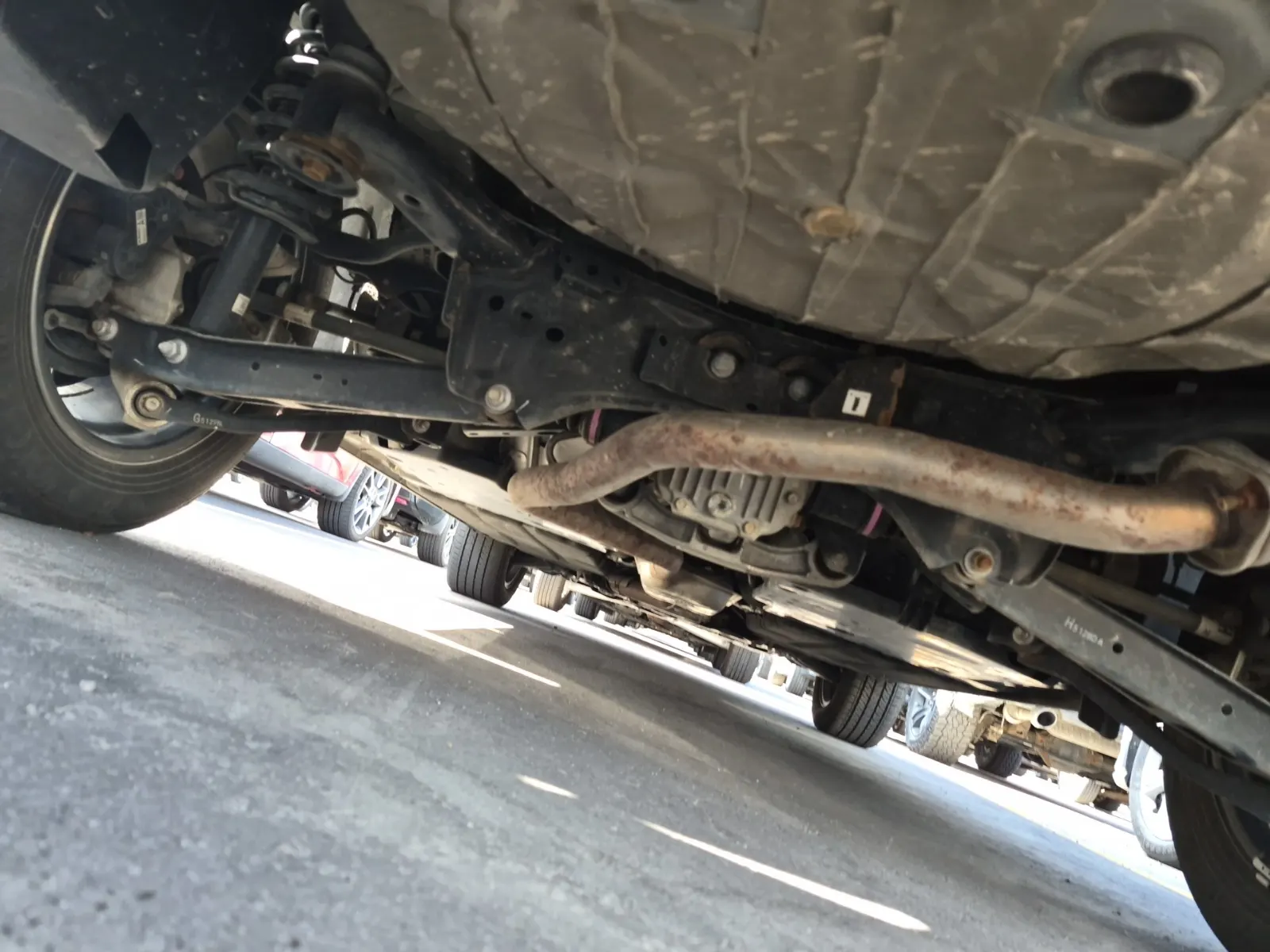 Undercarriage - Rear Photo