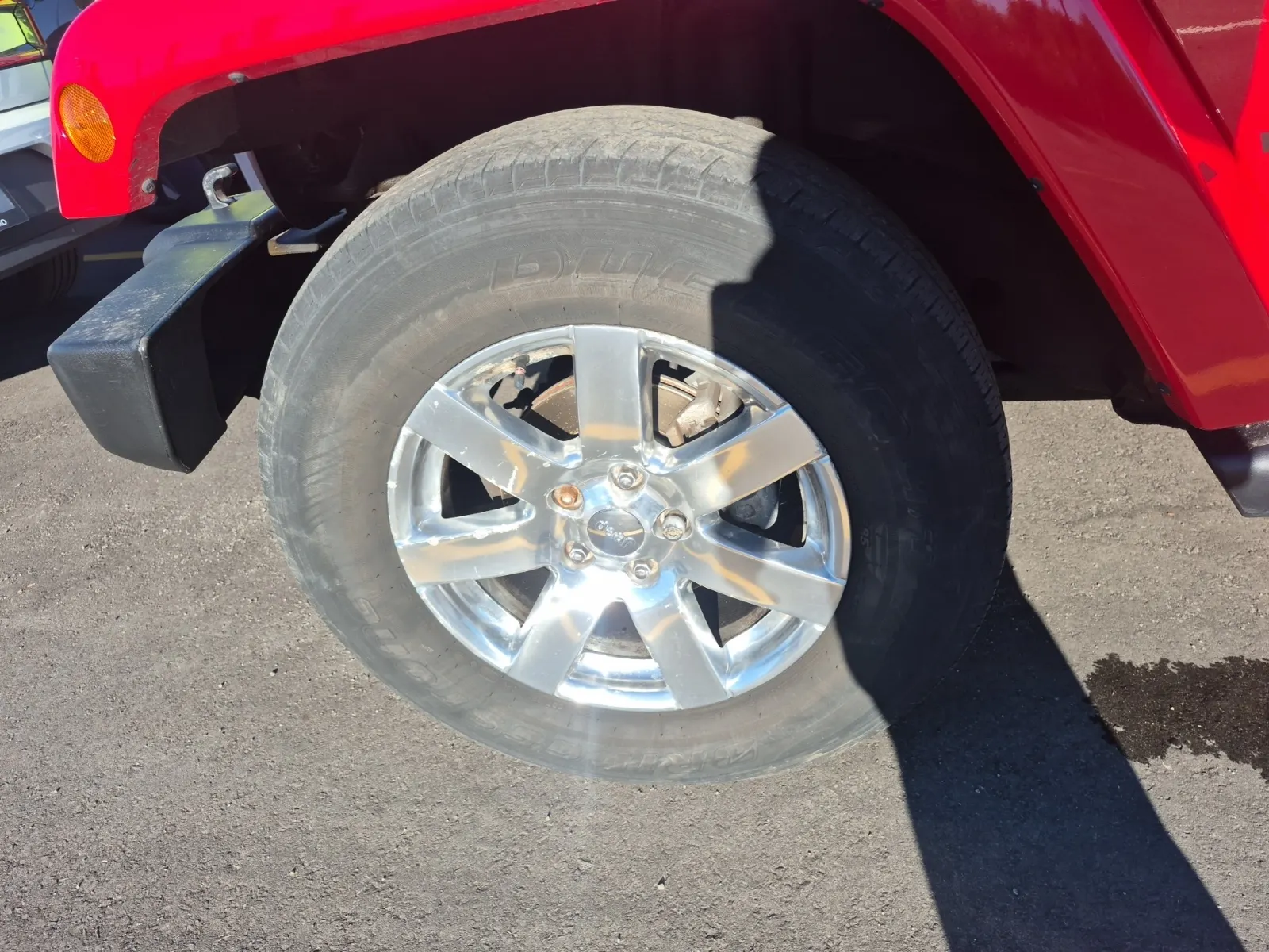 Front driver wheel/tire photo