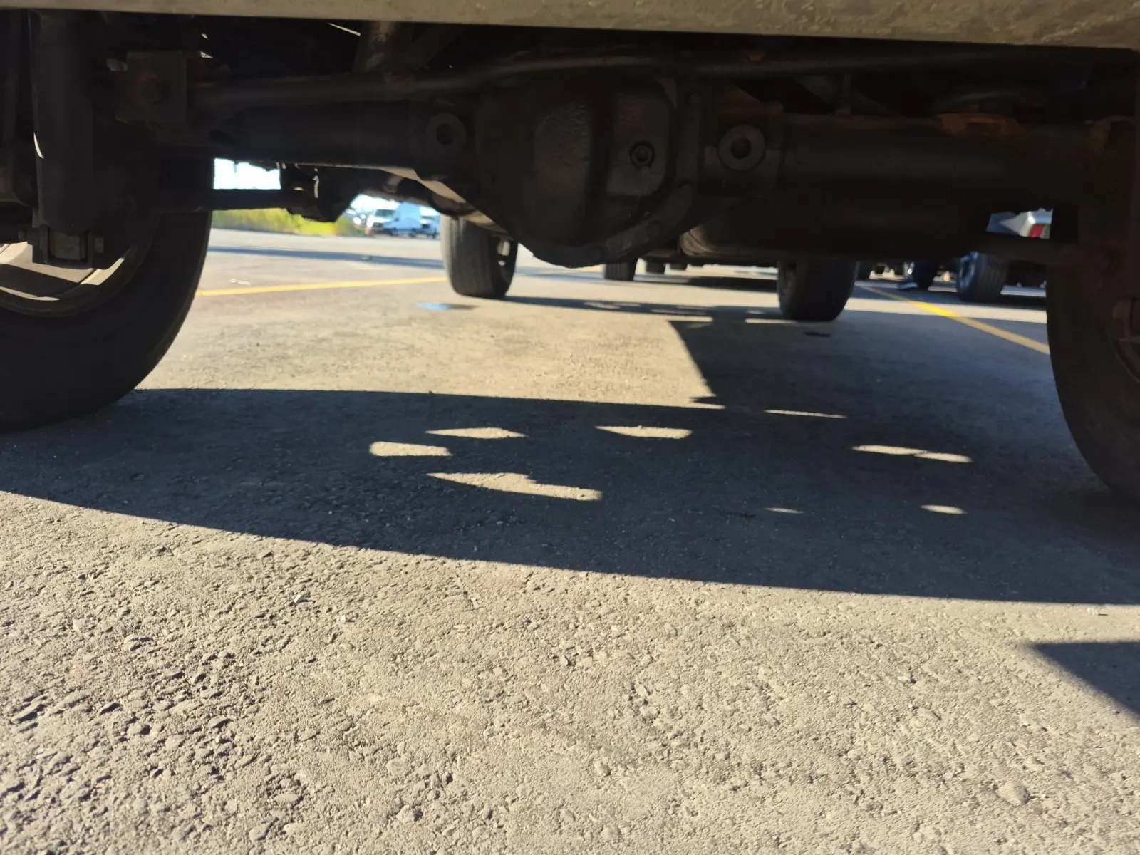 Undercarriage - Rear Photo