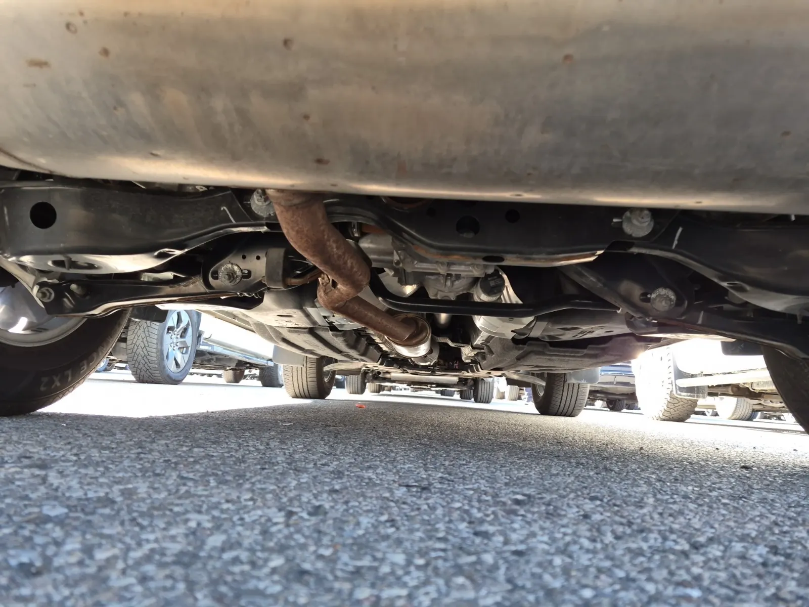 Undercarriage - Rear Photo