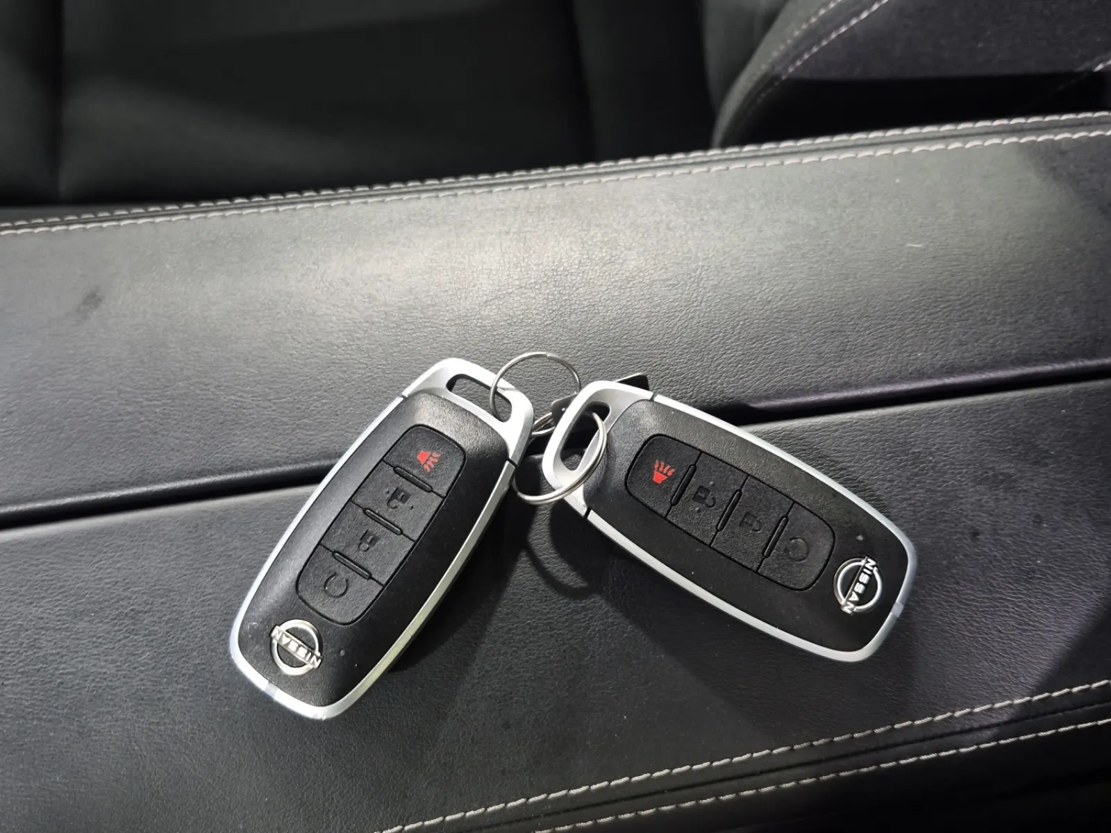 Keys/Fobs/Manual Photo