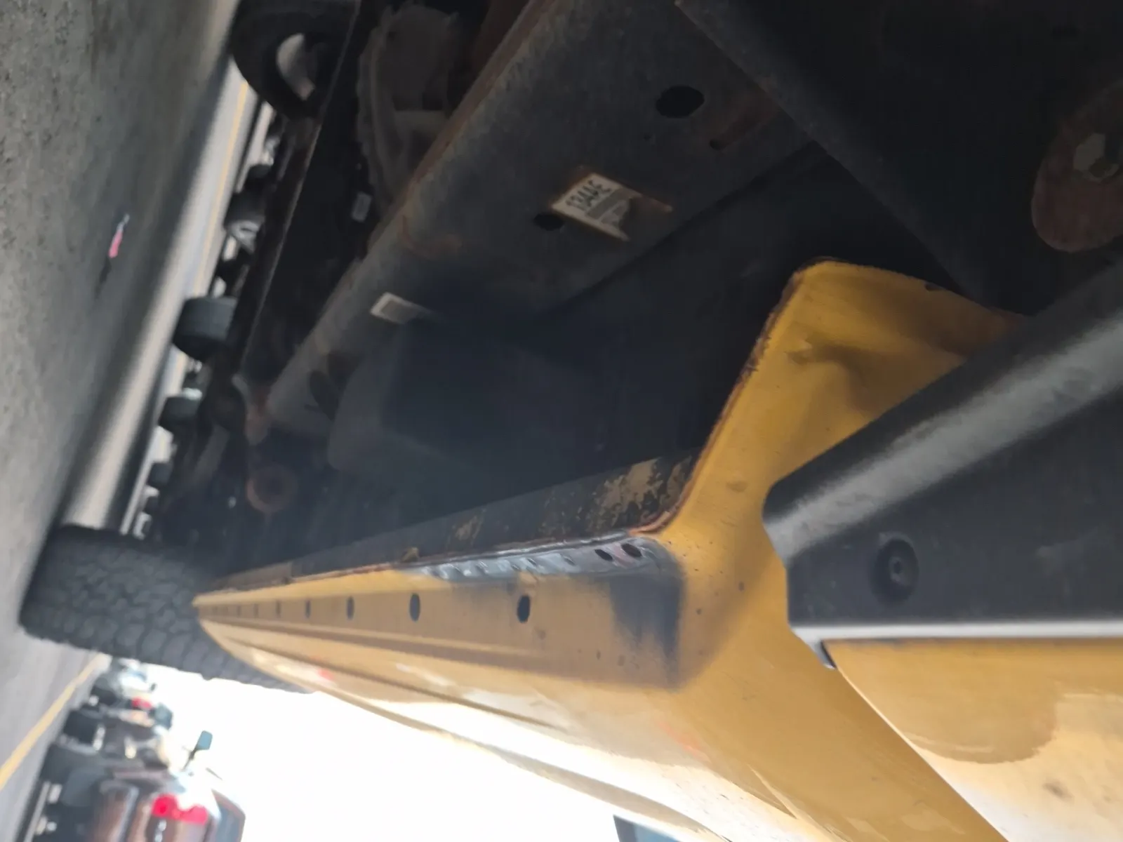 Undercarriage - Passenger Photo