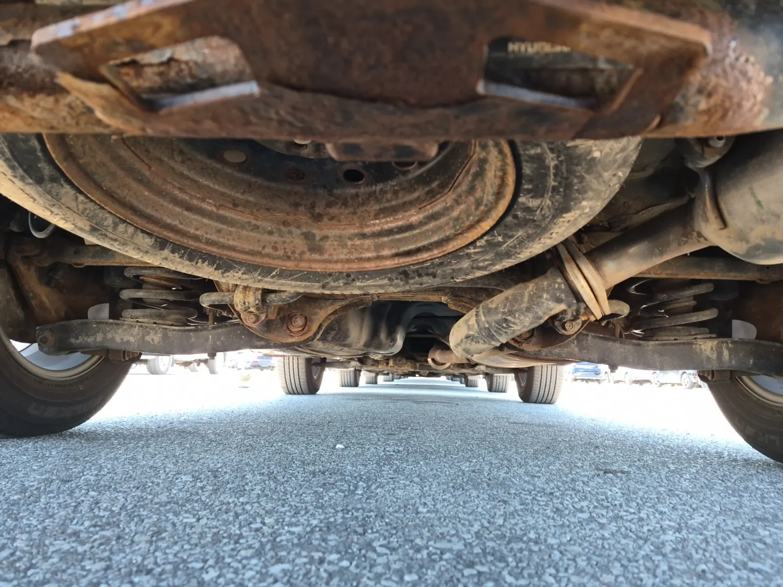 Undercarriage - Rear Photo