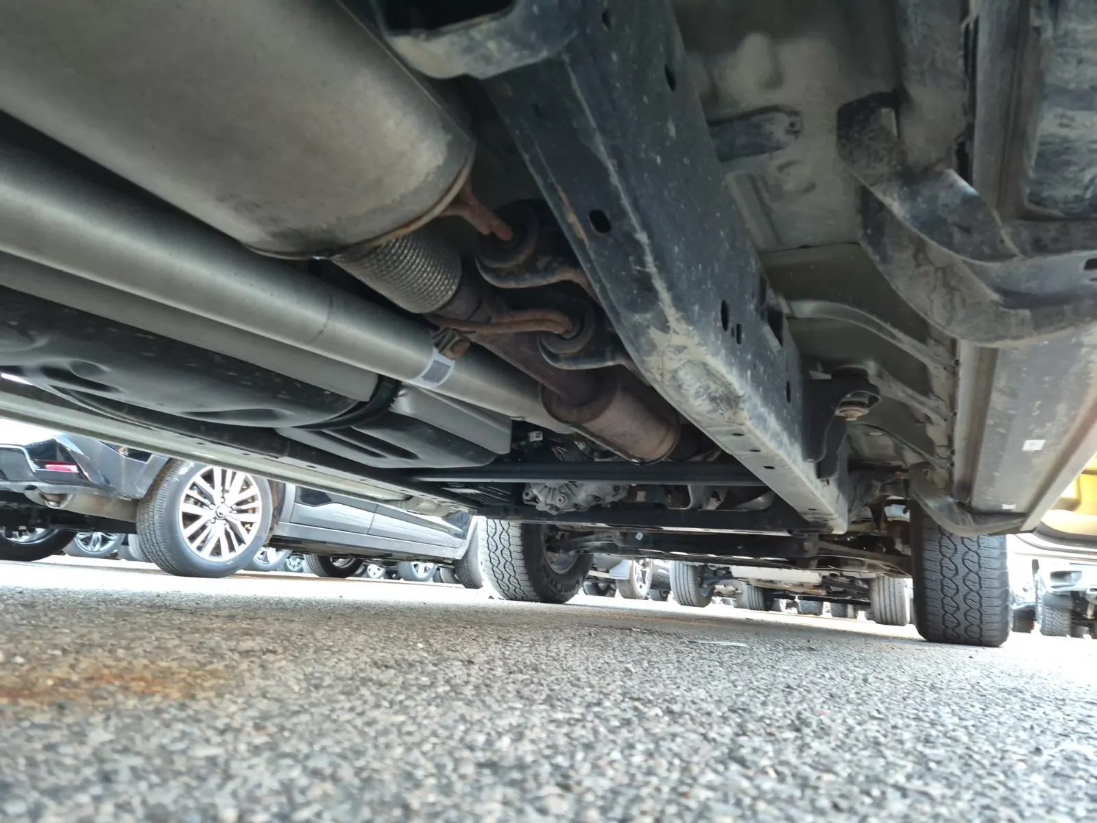 Undercarriage - Passenger Photo