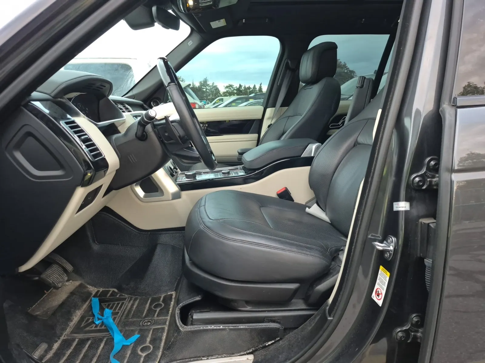 Front Interior Photo