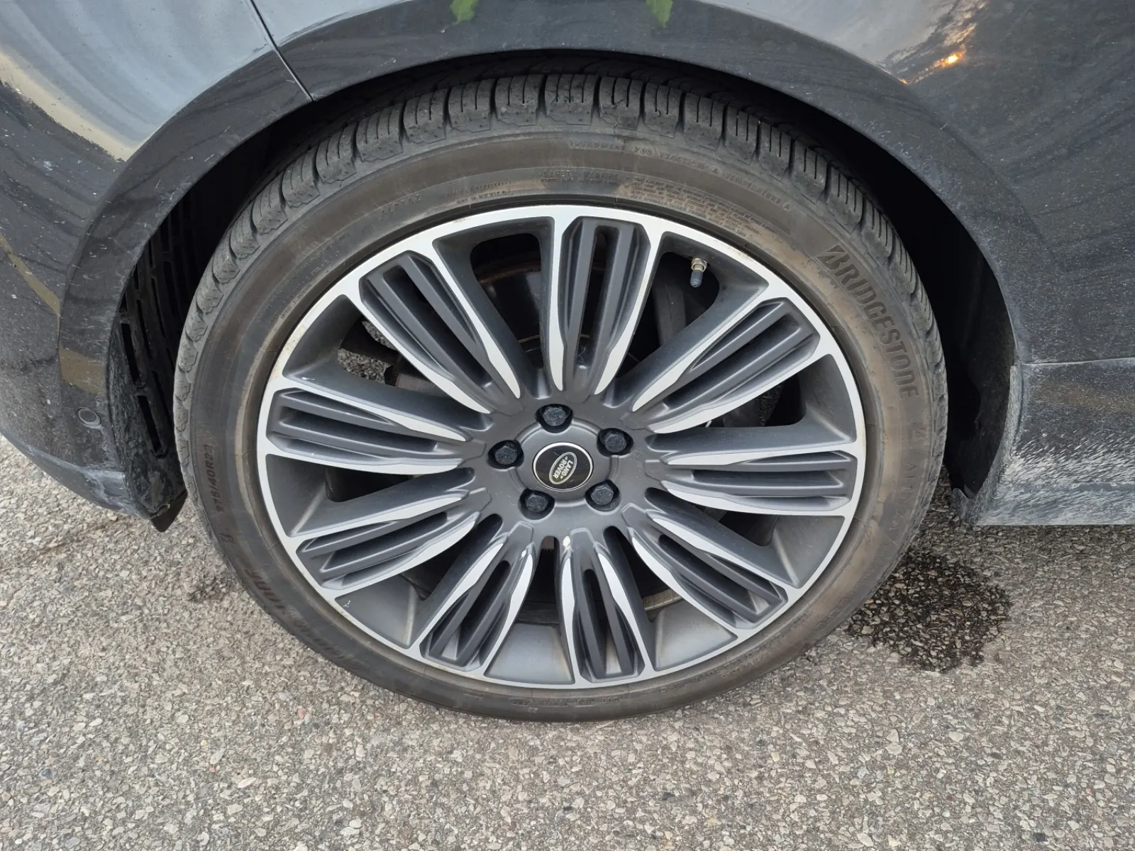 Front driver wheel/tire photo