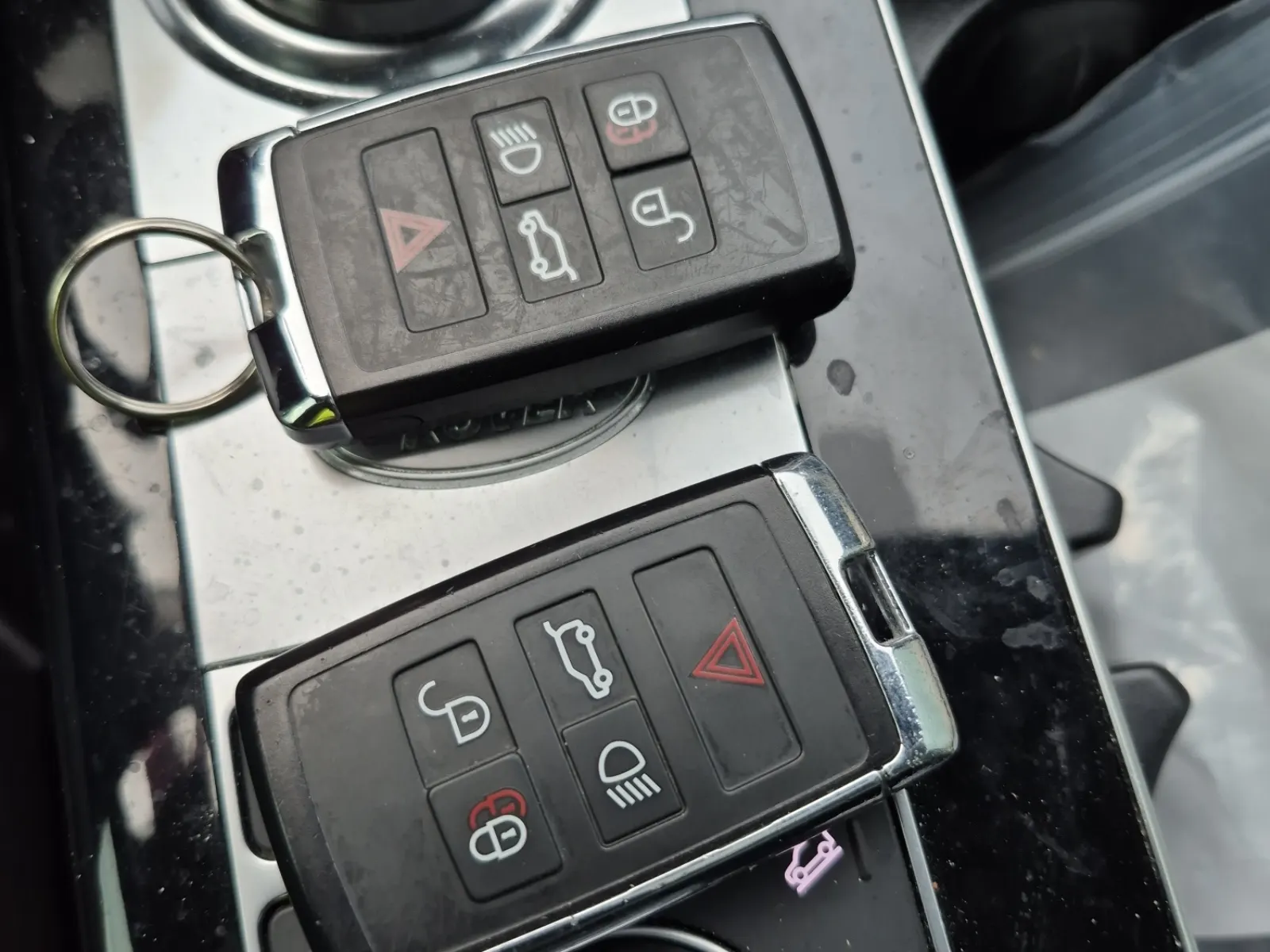 Keys/Fobs/Manual Photo