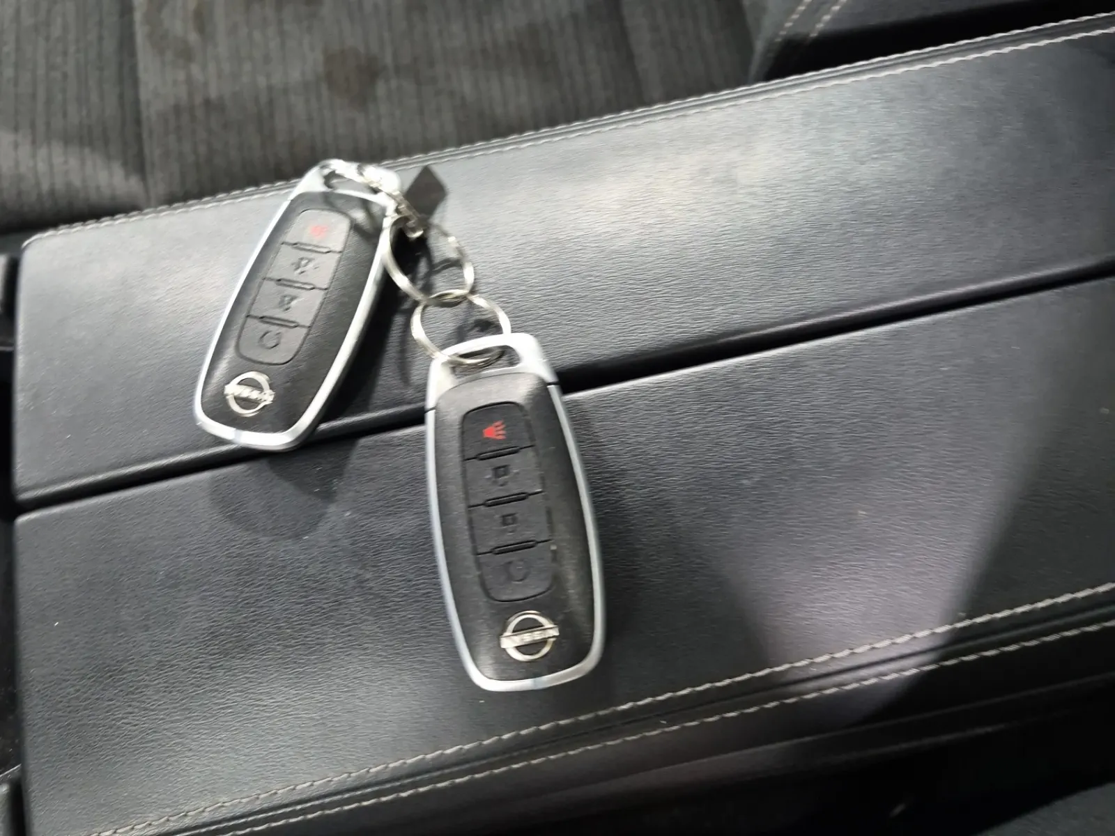 Keys/Fobs/Manual Photo
