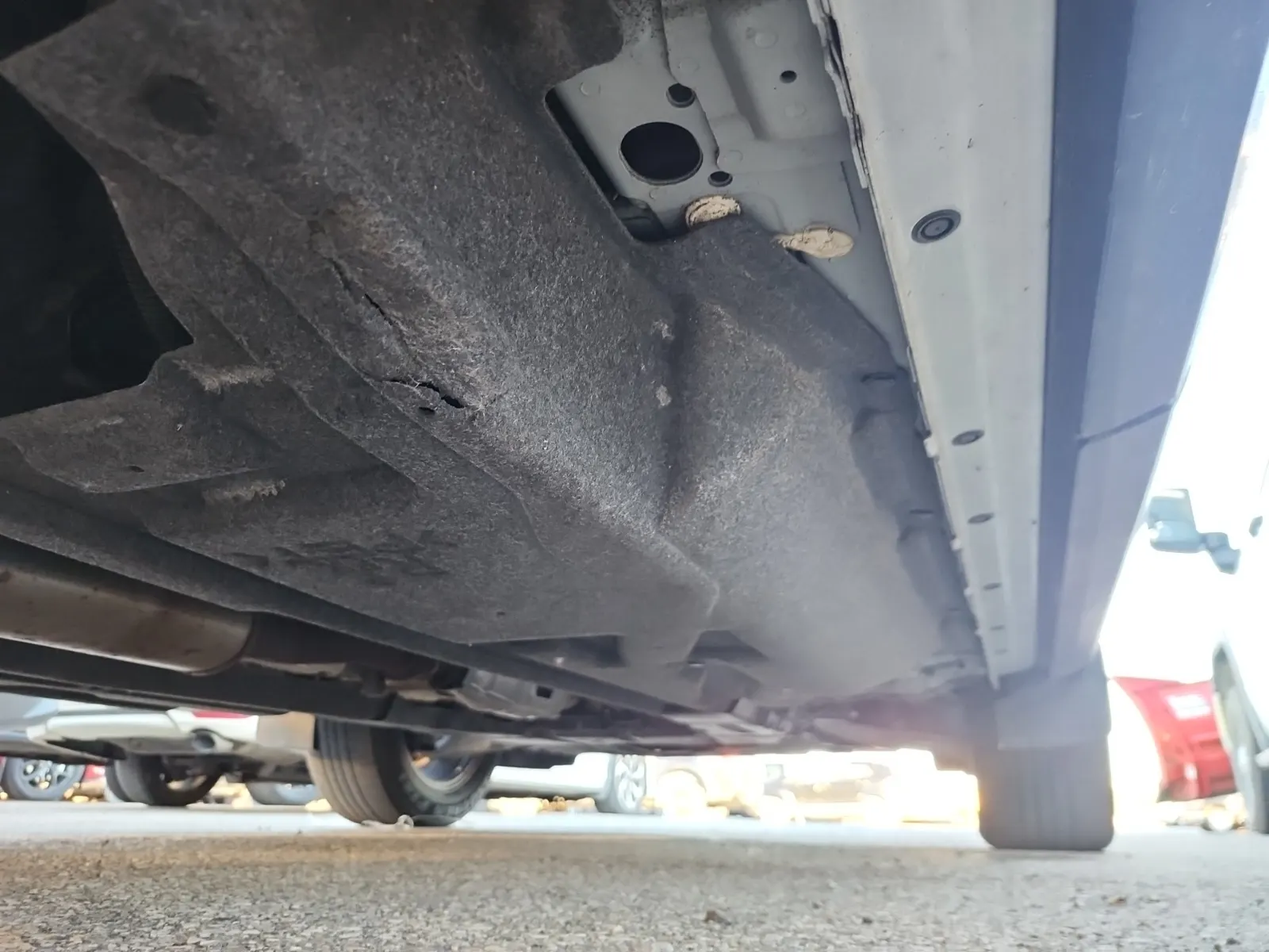 Undercarriage - Passenger Photo
