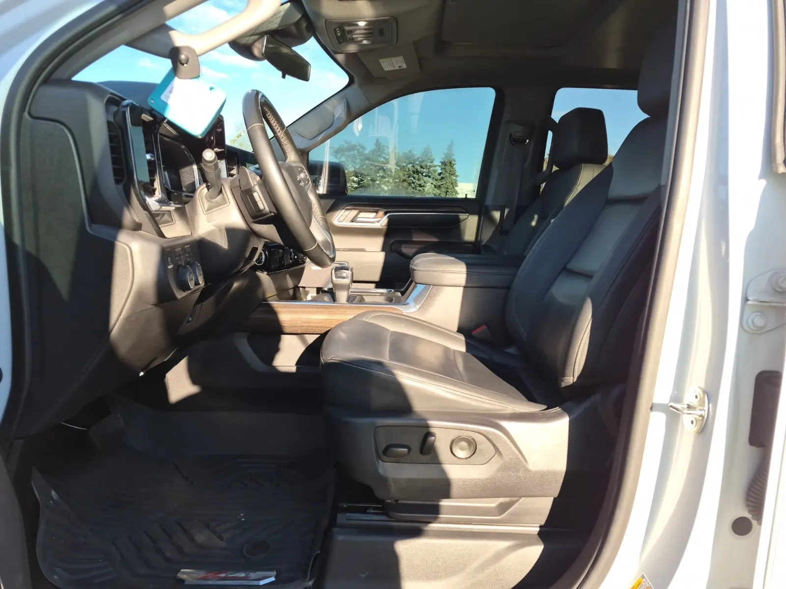 Front Interior Photo