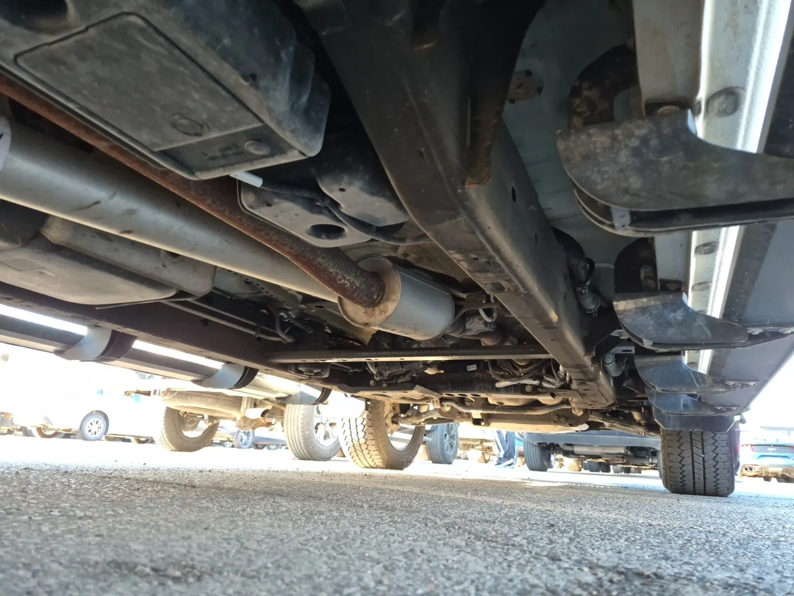Undercarriage - Passenger Photo