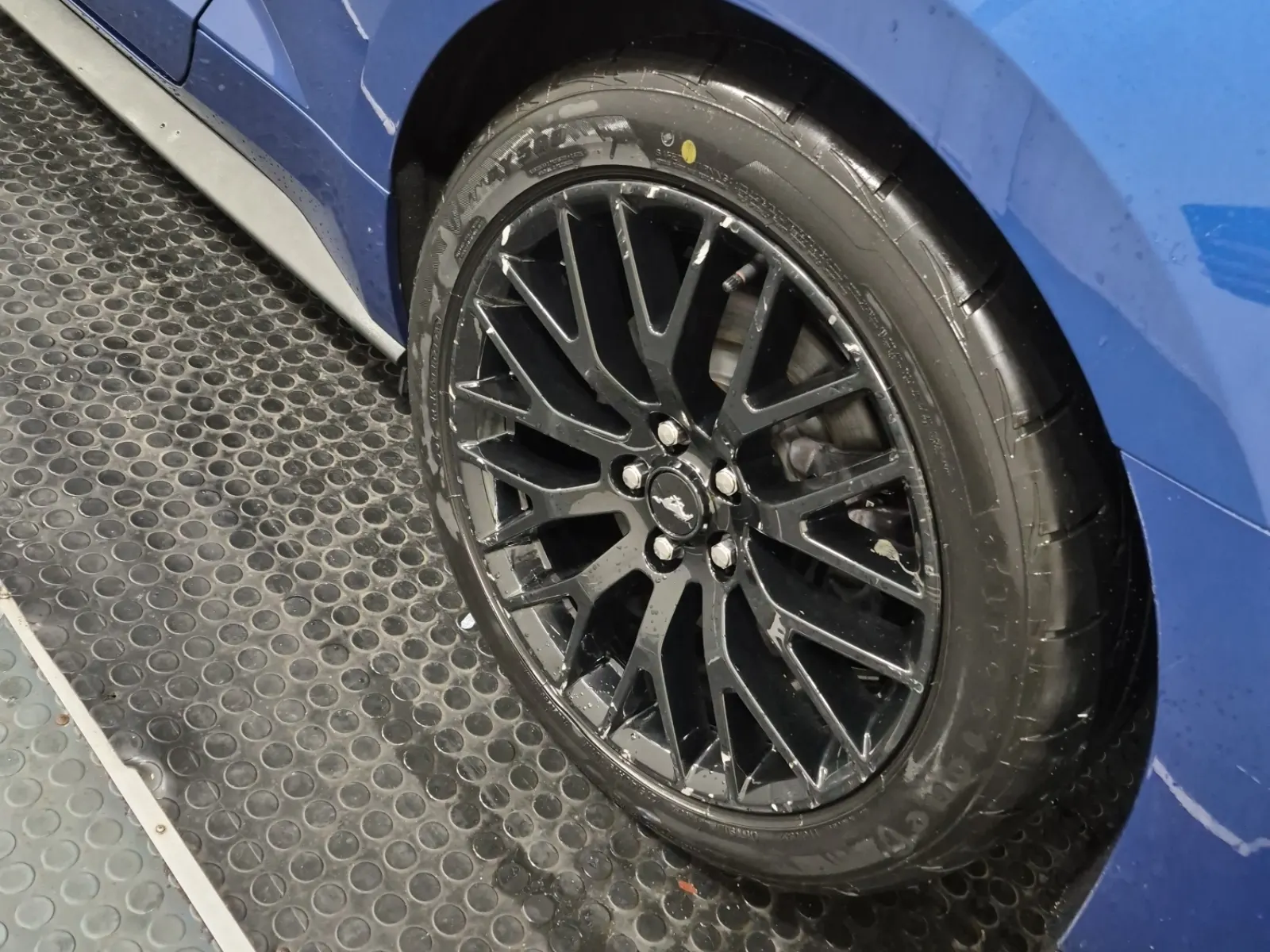 Left Rear Wheel/Tire Photo