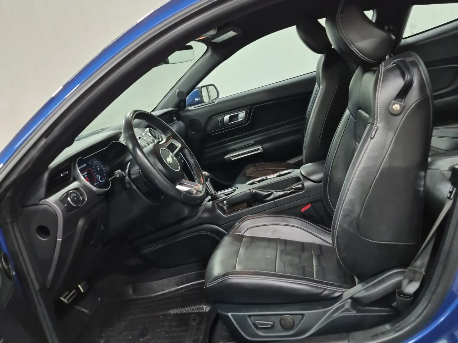 Front Interior Photo