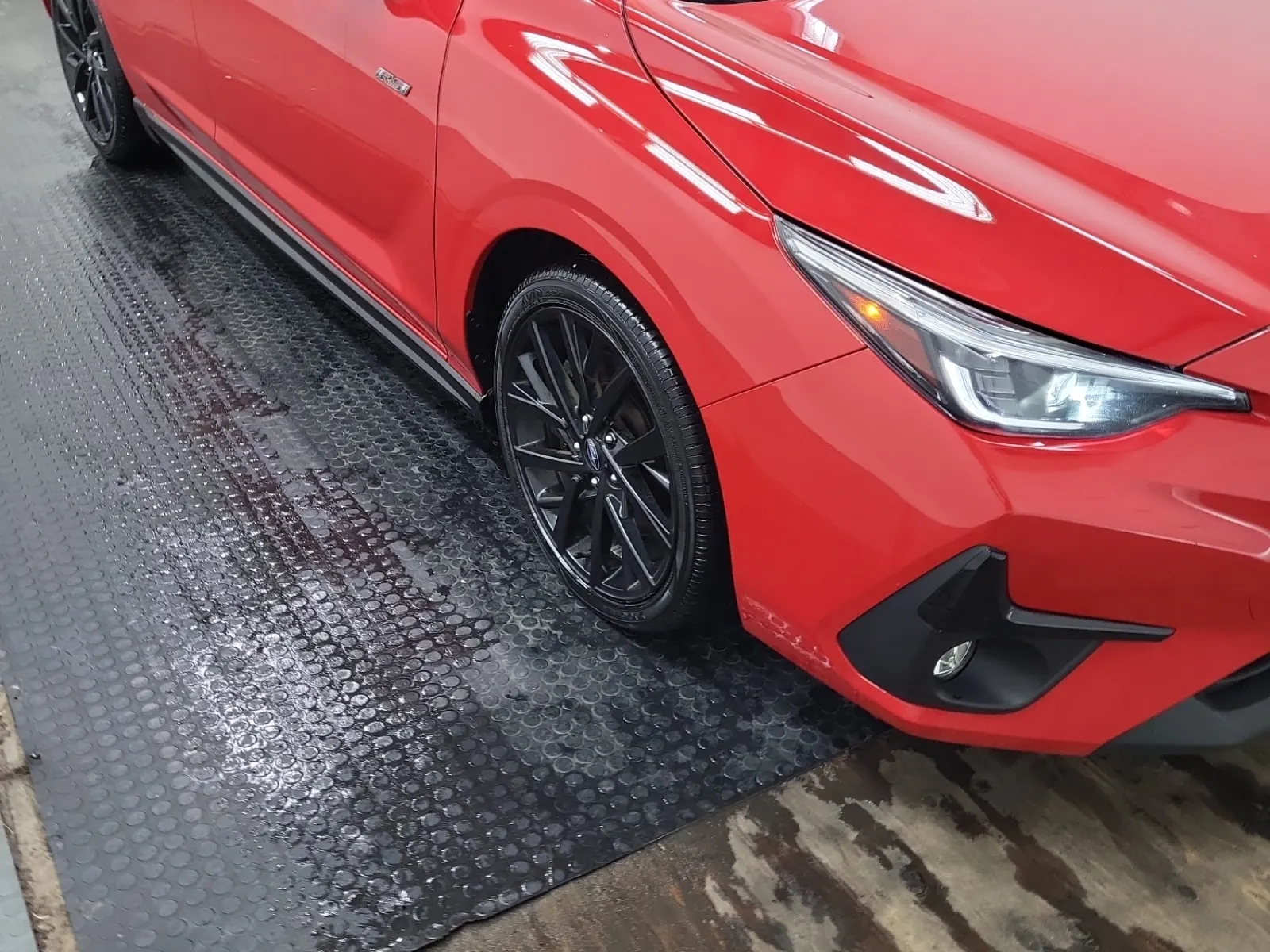 Right Front Wheel/Tire Photo