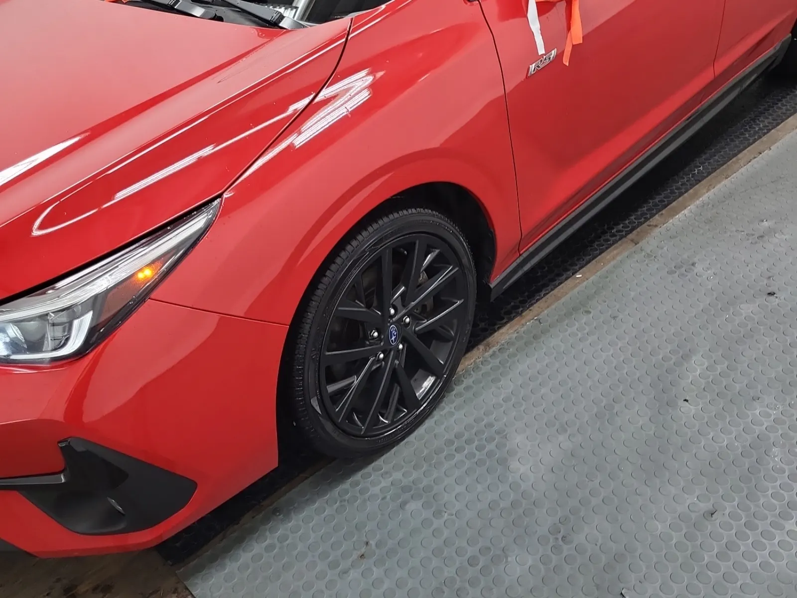 Front driver wheel/tire photo