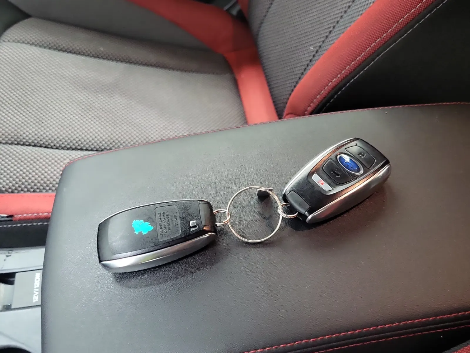 Keys/Fobs/Manual Photo
