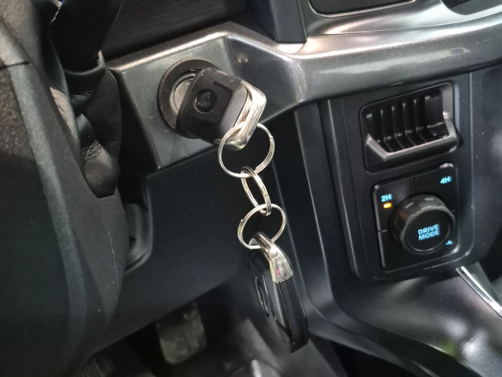 Keys/Fobs/Manual Photo
