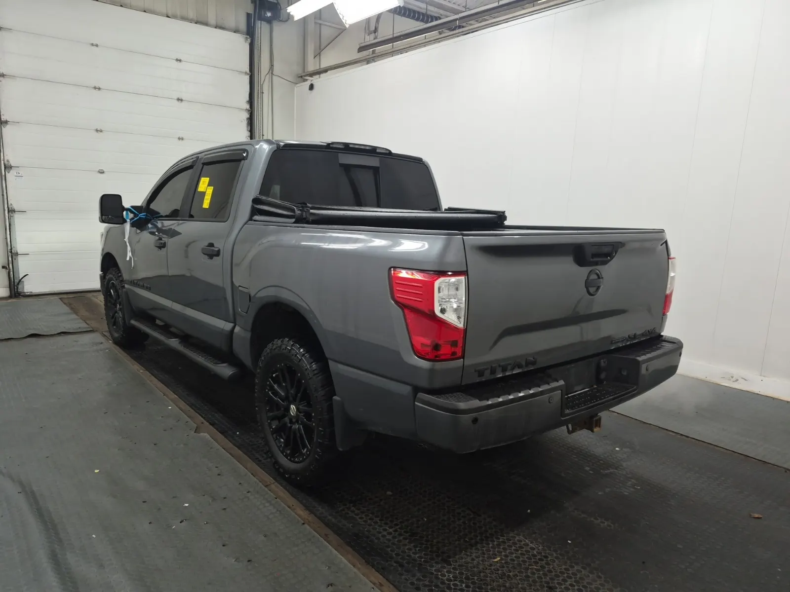 Driver Rear 3/4 Photo