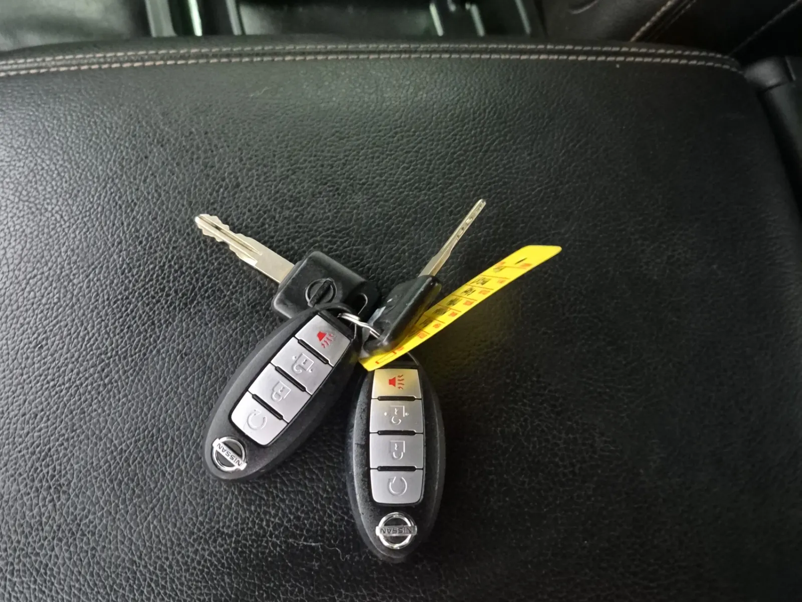 Keys/Fobs/Manual Photo
